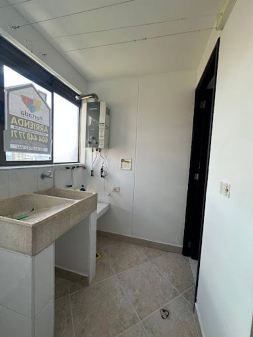 Apartamento de 3 alcobas en arriendo en Castropol, Medellín, 85 m² · foto 6 de 24