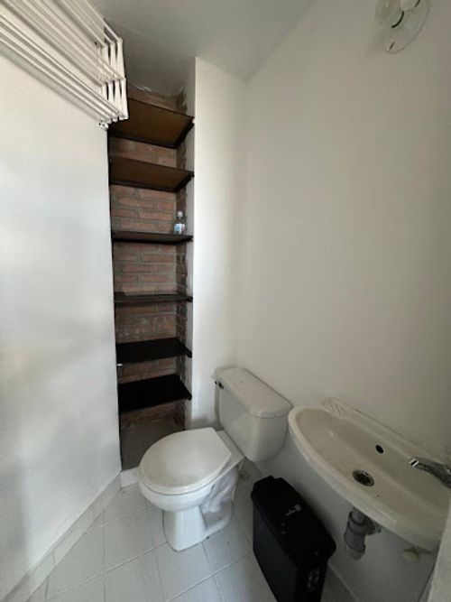 Apartamento de 3 alcobas en arriendo en Castropol, Medellín, 85 m² · foto 7 de 24