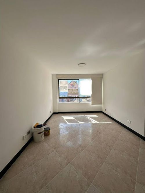 Apartamento de 3 alcobas en arriendo en Castropol, Medellín, 85 m² · foto 8 de 24