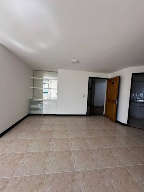 Apartamento de 3 alcobas en arriendo en Castropol, Medellín, 85 m² · foto 9 de 24