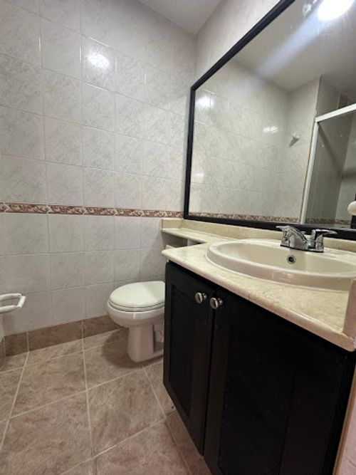 Apartamento de 3 alcobas en arriendo en Castropol, Medellín, 85 m² · foto 11 de 24