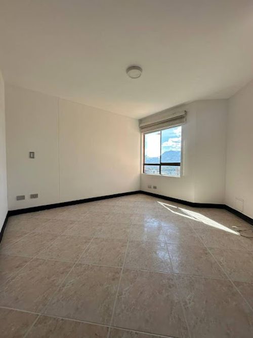 Apartamento de 3 alcobas en arriendo en Castropol, Medellín, 85 m² · foto 14 de 24