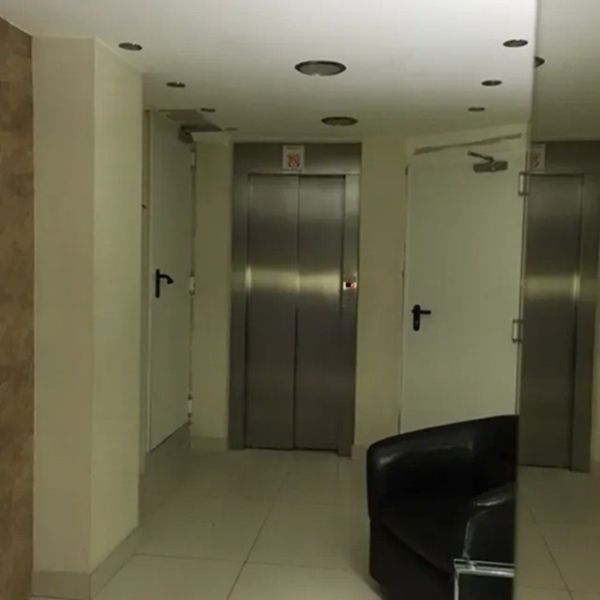 ALQUILER EN CORDON, 2 DORMITORIOS Y 2 BAÑOS, PISO 9 CON BALCON, AIRES Y CALEFACCION ELECTRICA · Foto 2