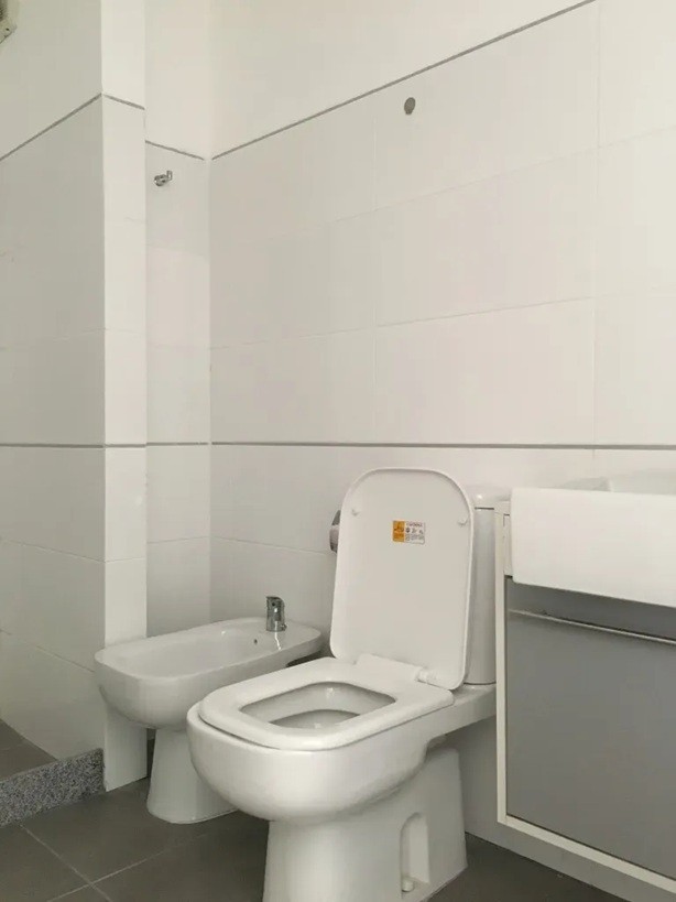 ALQUILER EN CORDON, 2 DORMITORIOS Y 2 BAÑOS, PISO 9 CON BALCON, AIRES Y CALEFACCION ELECTRICA · Foto 10