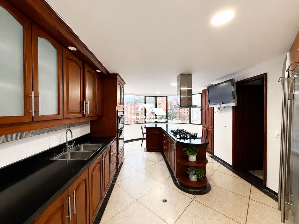Apartamento en arriendo en Los Balsos, Medellín · foto 4 de 24