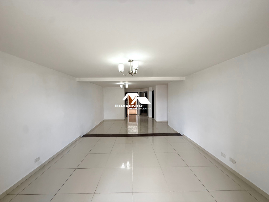 Apartamento en arriendo en Castropol, Medellín · foto 13 de 18