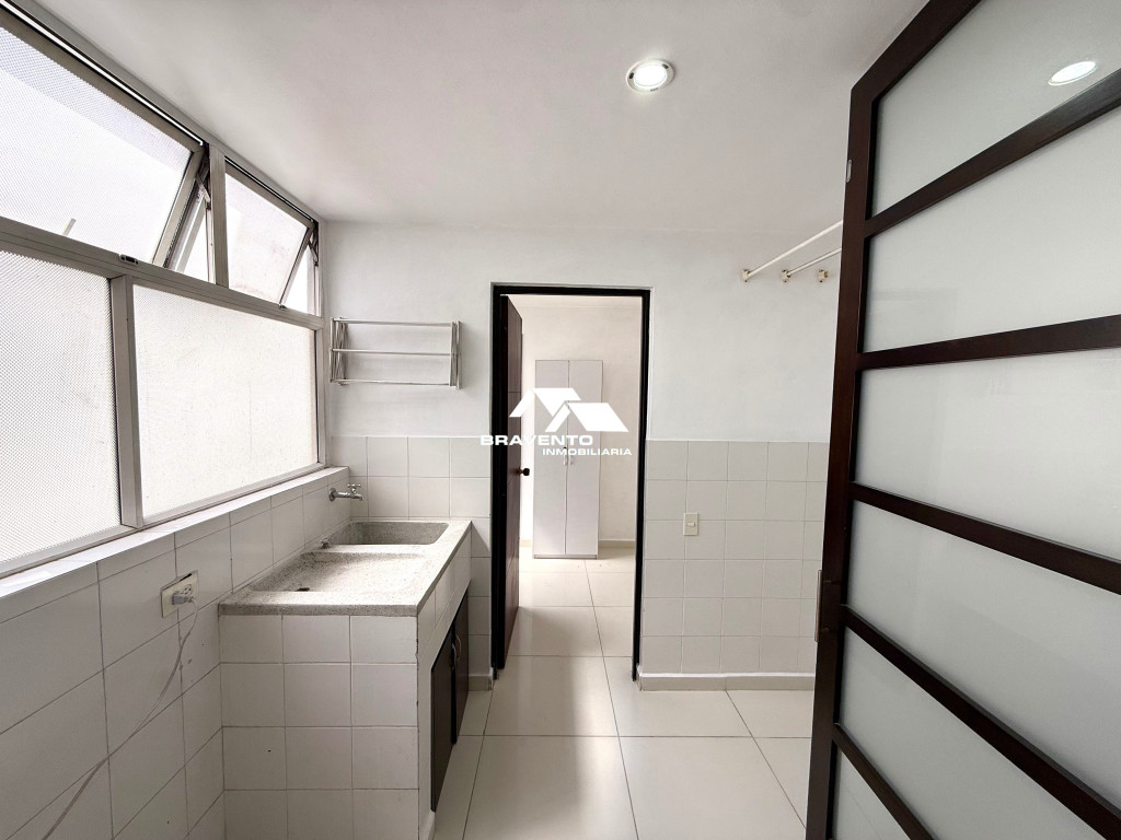 Apartamento en arriendo en Castropol, Medellín · foto 14 de 18