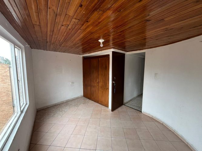 Casa de 5 alcobas en venta en Metropolis, Bogotá, 290 m² · foto 3 de 16