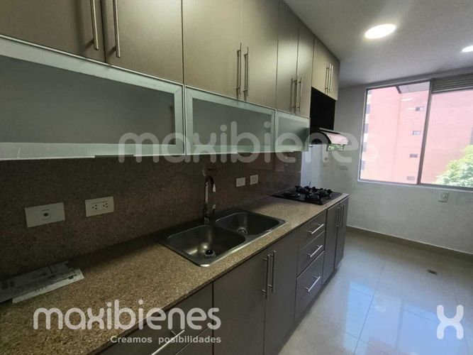 Apartamento de 3 alcobas en arriendo en Santa María De Los Ángeles, Medellín, 140 m² · foto 2 de 16