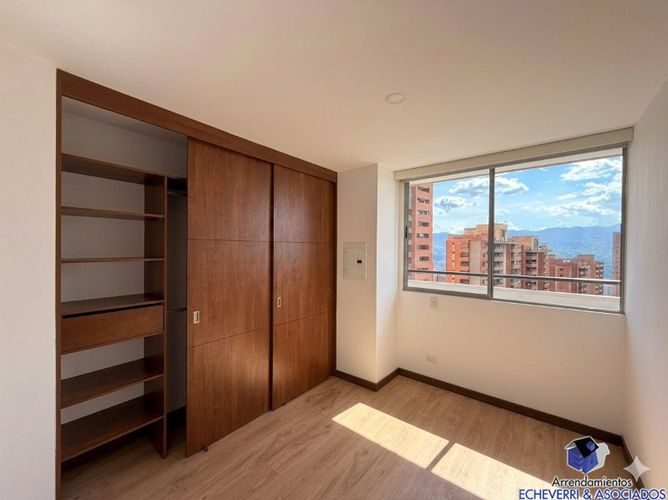 Apartamento de 3 alcobas en venta en Loma De Los Gonzalez, Medellín, 109 m² · foto 6 de 9