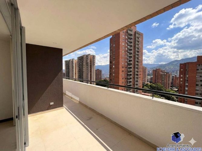 Apartamento de 3 alcobas en venta en Loma De Los Gonzalez, Medellín, 109 m² · foto 8 de 9