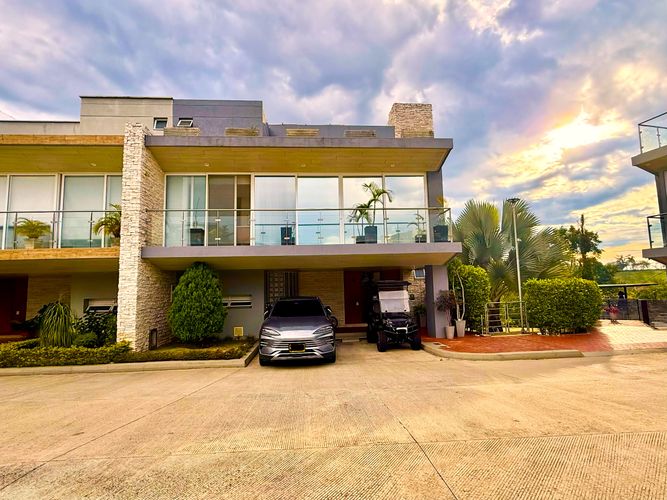 Casa de 6 alcobas en venta en Ruitoque Condominio, Floridablanca, 445 m² · foto 3 de 20