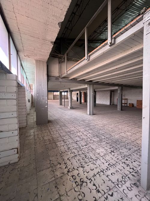 Bodega en arriendo en El Poblado, Medellín, 439 m² · foto 3 de 18