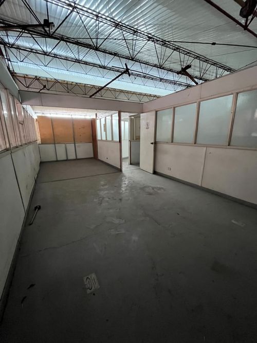 Bodega en arriendo en El Poblado, Medellín, 439 m² · foto 9 de 18