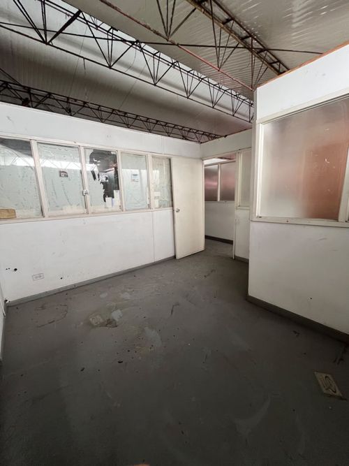 Bodega en arriendo en El Poblado, Medellín, 439 m² · foto 13 de 18