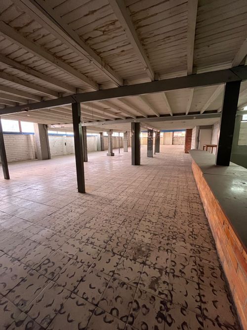 Bodega en arriendo en El Poblado, Medellín, 439 m² · foto 17 de 18