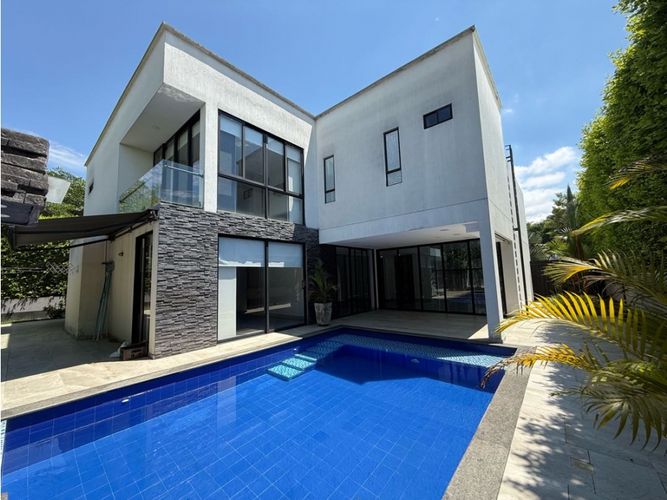 Casa de 5 alcobas en venta en Peon, Jamundí, 450 m² · foto 2 de 23