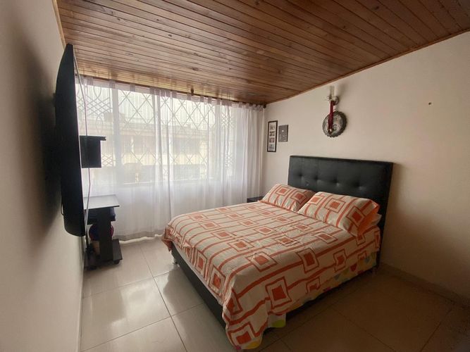 Casa de 3 alcobas en venta en Normandia, Bogotá, 440 m² · foto 8 de 13