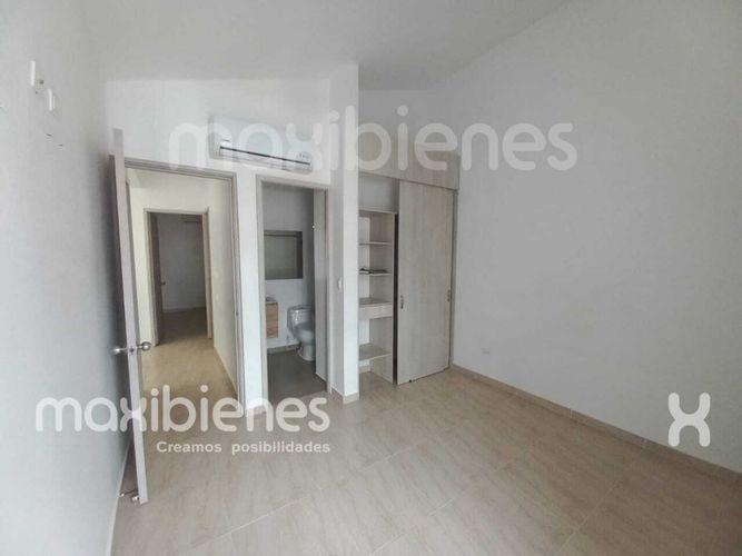 Casa de 3 alcobas en arriendo en Villa Del Rio, Apartado, 140 m² · foto 3 de 18