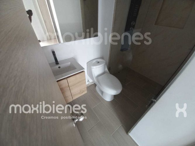 Casa de 3 alcobas en arriendo en Villa Del Rio, Apartado, 140 m² · foto 5 de 18