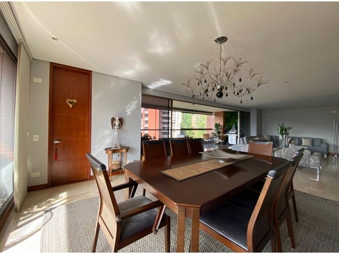 Apartamento de 3 alcobas en venta en Noel, Medellín, 320 m² · foto 4 de 8