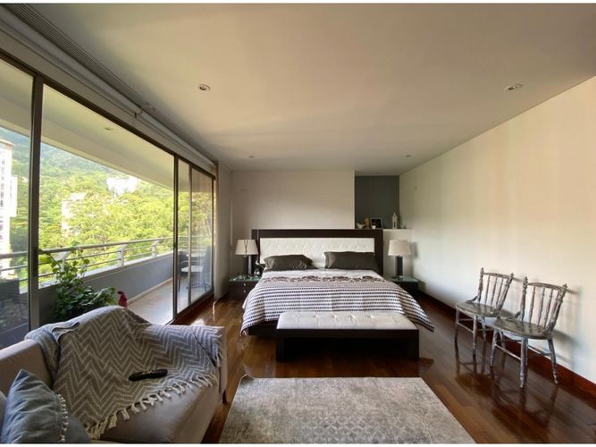 Apartamento de 3 alcobas en venta en Noel, Medellín, 320 m² · foto 8 de 8