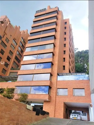 Apartamento en venta en Chicó Alto, Bogotá · foto 2 de 24
