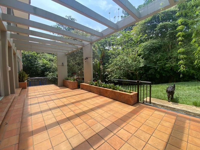 Casa de 4 alcobas en venta en La Buitrera, Cali, 380 m² · foto 2 de 24