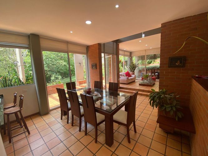 Casa de 4 alcobas en venta en La Buitrera, Cali, 380 m² · foto 3 de 24