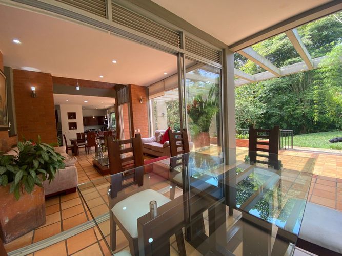 Casa de 4 alcobas en venta en La Buitrera, Cali, 380 m² · foto 10 de 24