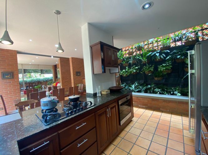 Casa de 4 alcobas en venta en La Buitrera, Cali, 380 m² · foto 19 de 24