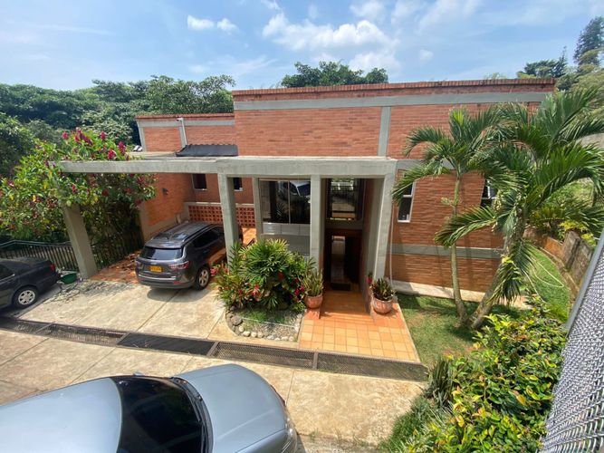 Casa de 4 alcobas en venta en La Buitrera, Cali, 380 m² · foto 22 de 24