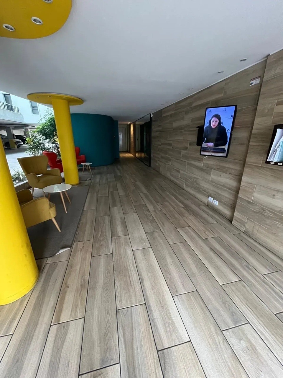 ALQUILER EN LA BLANQUEADA AMUEBLADO DE 2 DORMITORIOS, PISO 7 CON TERRAZA, GARAJE INCLUIDO, PORTERIA, SUM
