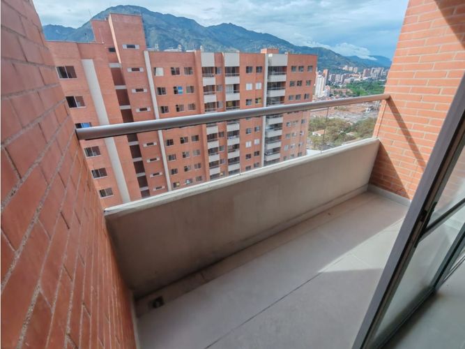 Apartamento de 2 alcobas en venta en Zona Industrial 2, Bello, 65 m² · foto 13 de 18