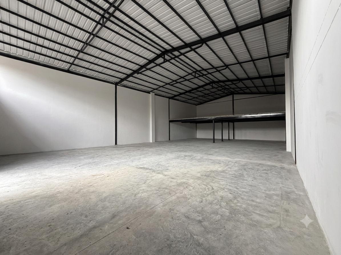 Warehouse for rent in Sector plaza de bolivar, Pereira