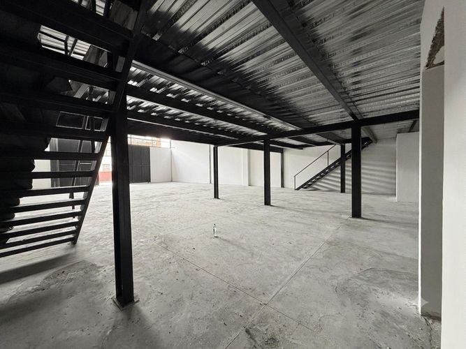 Bodega en arriendo en Sector Plaza De Bolivar, Pereira, 408 m² · foto 4 de 10