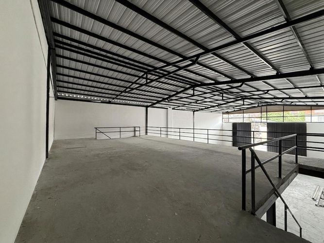 Bodega en arriendo en Sector Plaza De Bolivar, Pereira, 408 m² · foto 7 de 10