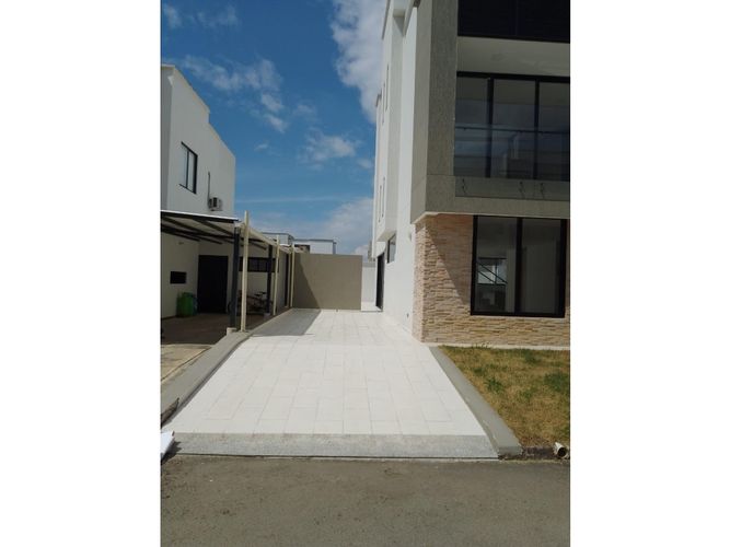 Casa de 4 alcobas en venta en Las Mercedes, Jamundí, 323 m² · foto 10 de 16