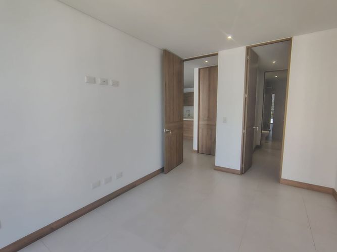 Apartamento de 2 alcobas en arriendo en El Poblado, Medellín, 84 m² · foto 12 de 16