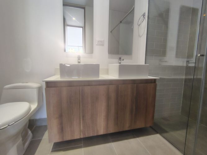 Apartamento de 2 alcobas en arriendo en El Poblado, Medellín, 84 m² · foto 14 de 16
