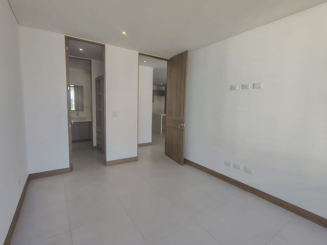 Apartamento de 2 alcobas en arriendo en El Poblado, Medellín, 84 m² · foto 11 de 16