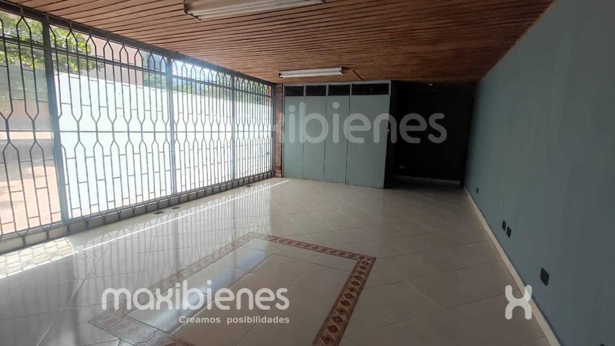 Local en arriendo en Conquistadores, Medellín, 30 m² · foto 2 de 5