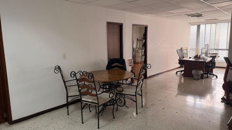 Oficina en arriendo en Centenario, Cali, 279 m² · foto 5 de 24