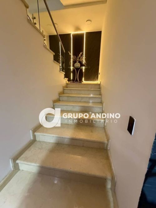 Casa de 6 alcobas en venta en Ruitoque, Piedecuesta, 440 m² · foto 9 de 24