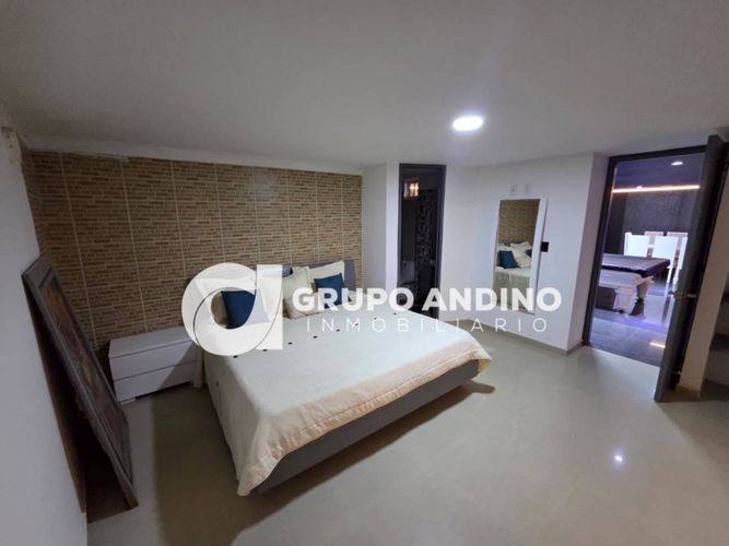 Casa de 6 alcobas en venta en Ruitoque, Piedecuesta, 440 m² · foto 16 de 24