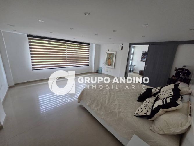 Casa de 6 alcobas en venta en Ruitoque, Piedecuesta, 440 m² · foto 21 de 24