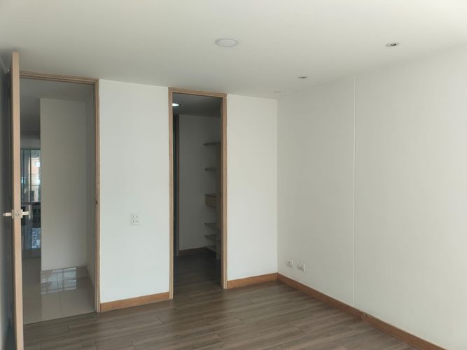 Apartamento de 3 alcobas en arriendo en Loma Benedictinos, Envigado, 130 m² · foto 9 de 17