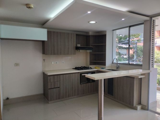 Apartamento de 3 alcobas en arriendo en Loma Benedictinos, Envigado, 130 m² · foto 5 de 17