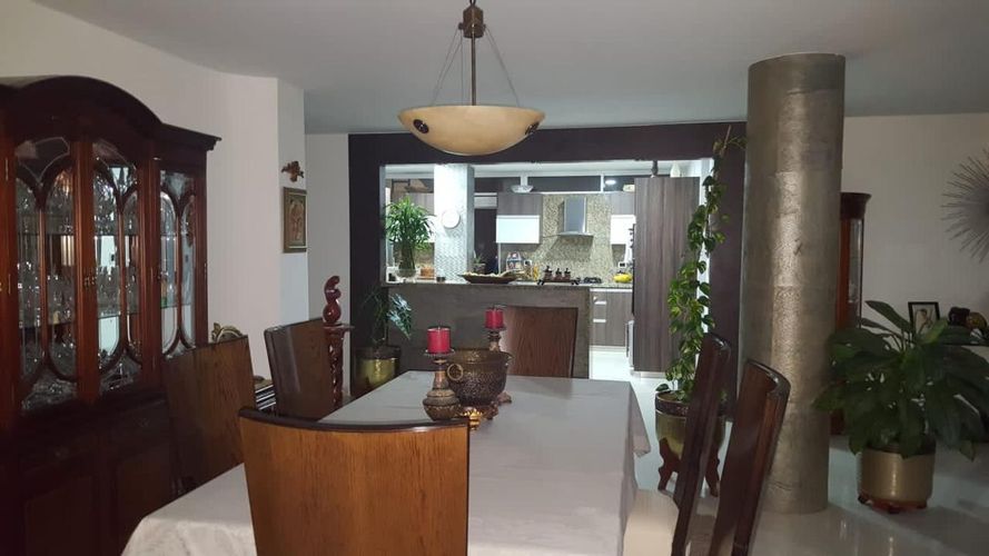 Apartamento de 3 alcobas en venta en Sotomayor, Bucaramanga, 230 m² · foto 3 de 17