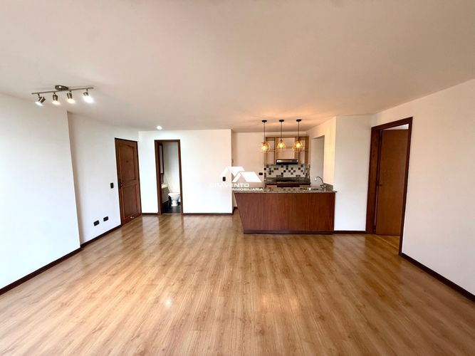 Apartaestudio en arriendo en El Tesoro, Medellín, 70 m² · foto 2 de 16